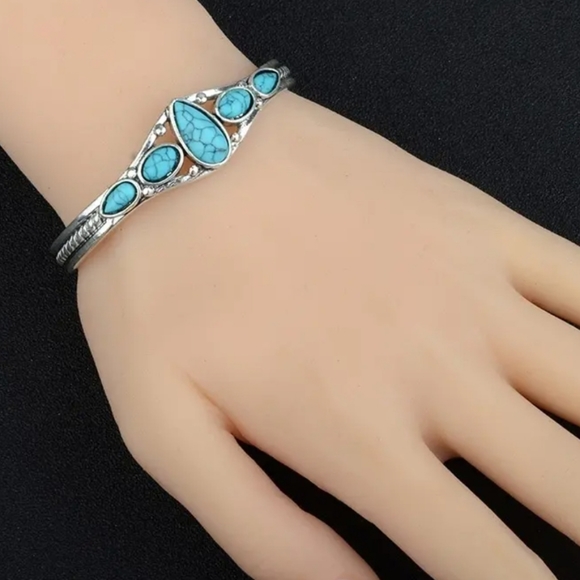 Jewelry - 🆕️Adjustable Turquoise Bracelet 💎
